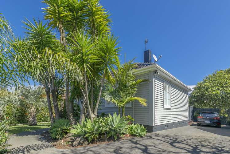 10 Renton Road Mount Albert_18