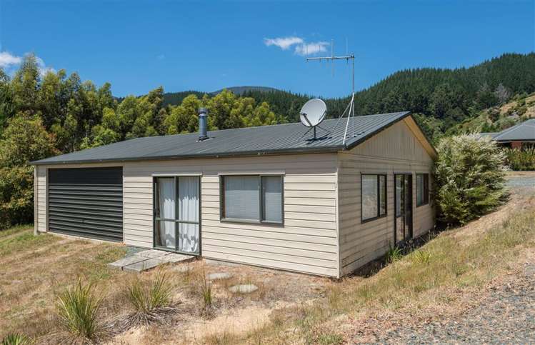 98 Mac'S Road Hira_5