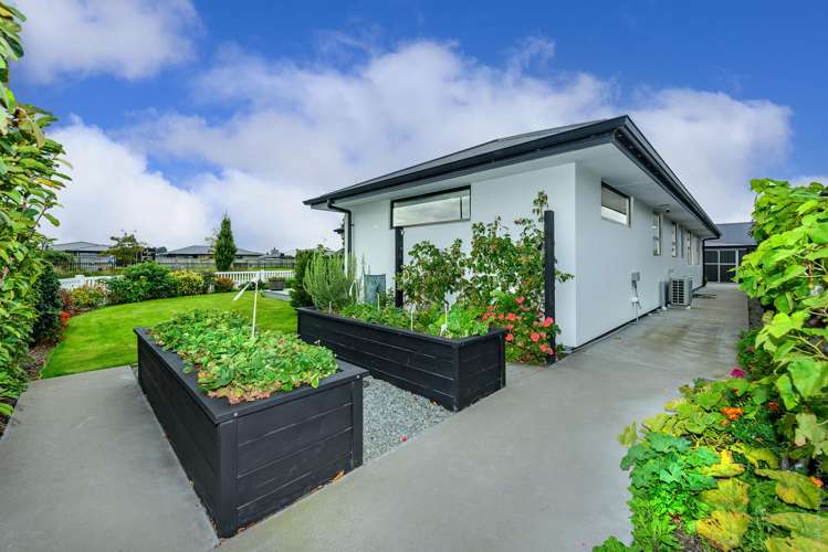 28 Veuve Drive Lincoln_22