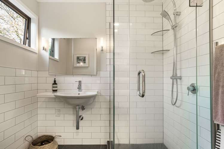 2/13 Waitemata Road Hauraki_9