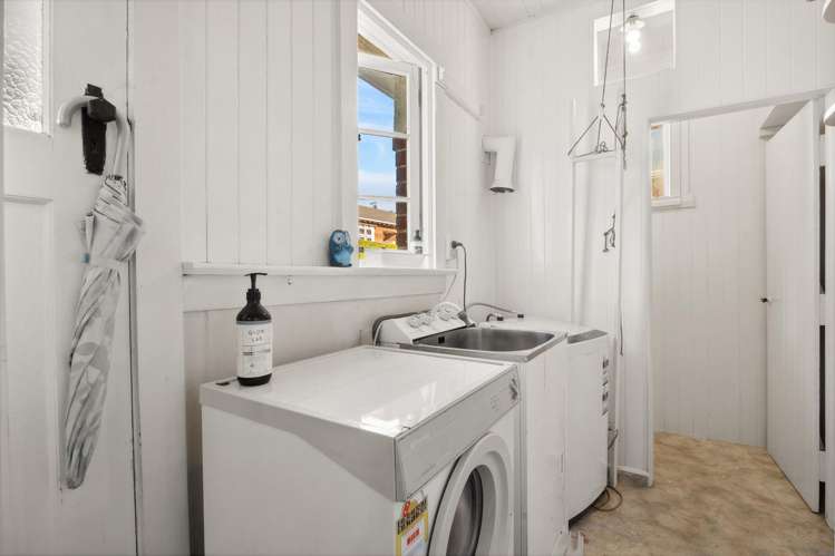 408 North Road North East Valley_13