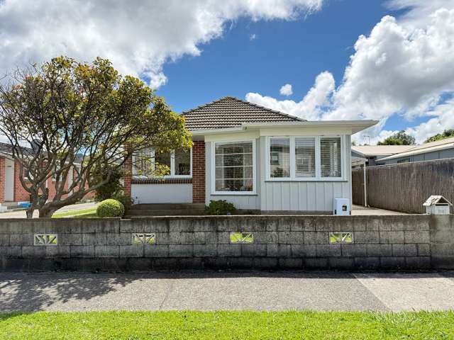 Easy Living on Wai-iti Crescent