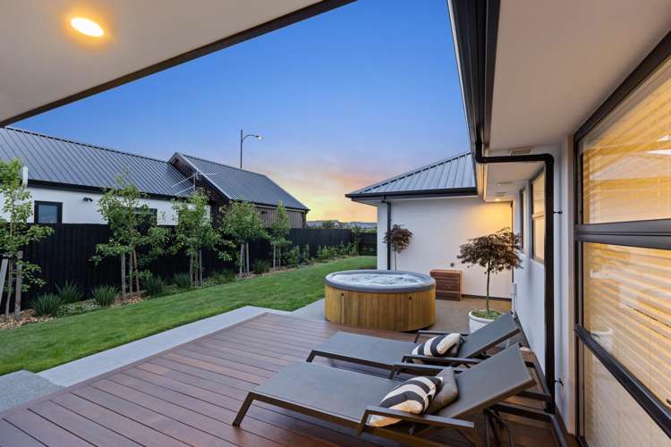 68 Vernon Drive Lincoln_27