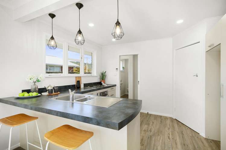 7 Holyoake Crescent Avalon_4