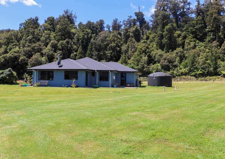 2328A Arthurs Road Franz Josef_26