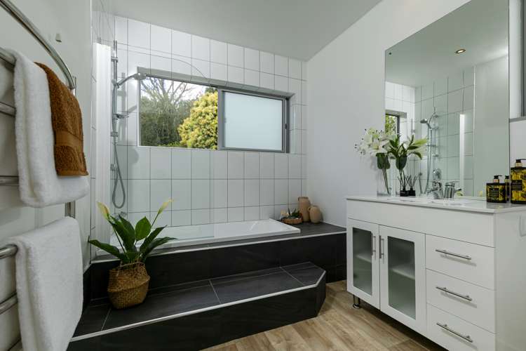 106 Sanders Road Paremoremo_13