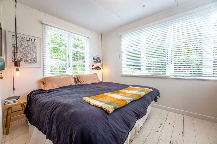 119 Queens Drive Oneroa_11