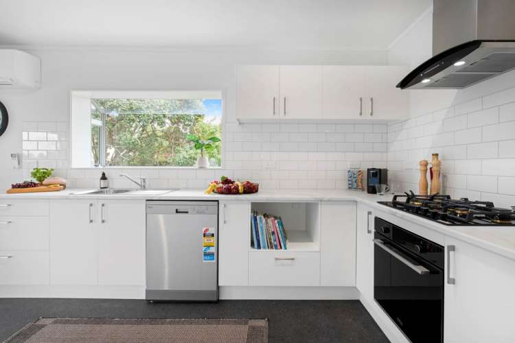 64 Finnerty Avenue Howick_10