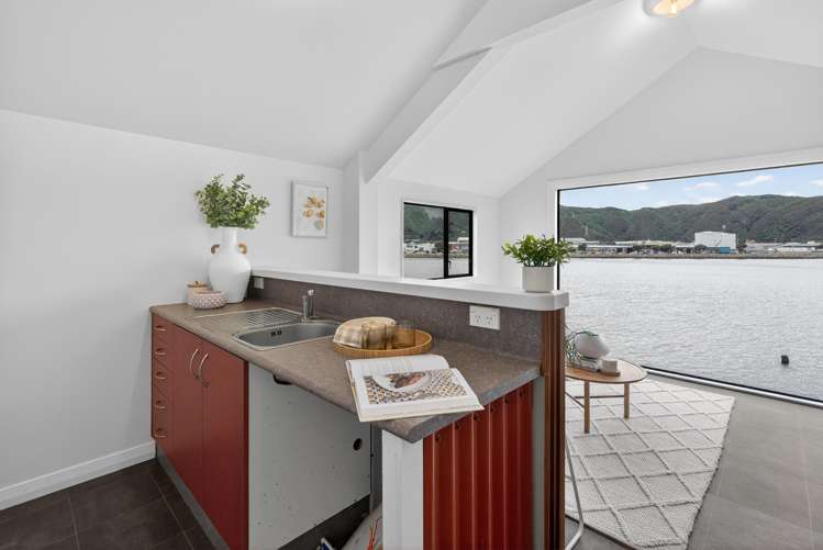 Boat Shed/19 Hikoikoi Reserve, Marine Parade Petone_14