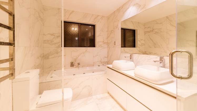 21 Quattro Avenue Flat Bush_10