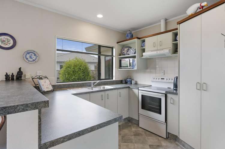 5 Ebury Mews Taradale_3