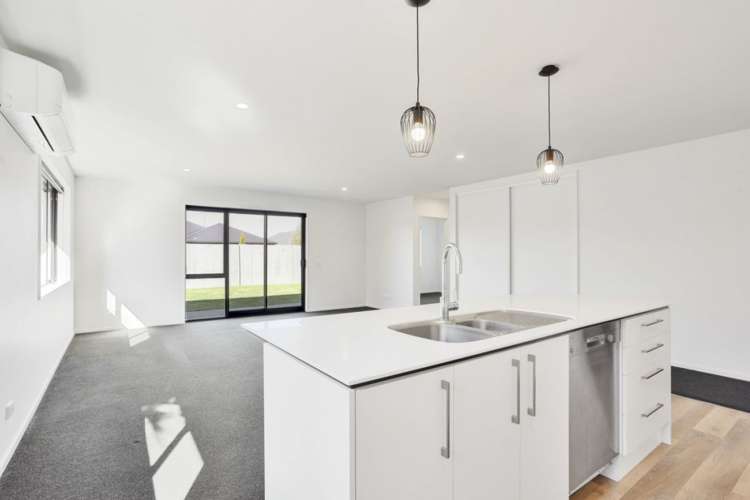 4 Shrimpton Avenue Woodend_2