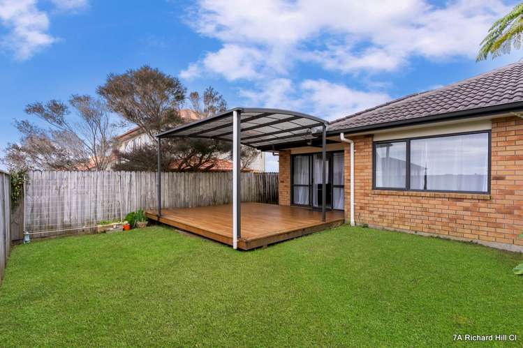 7 & 7A Richard Hill Close Fairview Heights_11