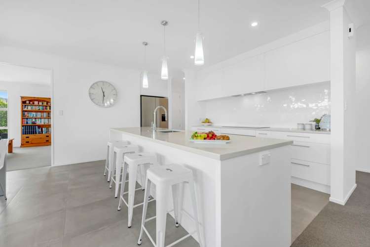 16 Cadwil Drive Beachlands_9