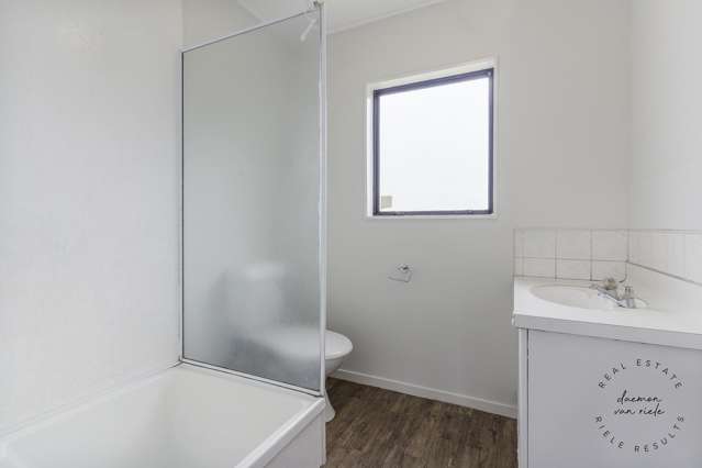 2/90 Shifnal Drive Randwick Park_3