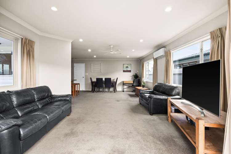 810a Cook Place Raureka_8