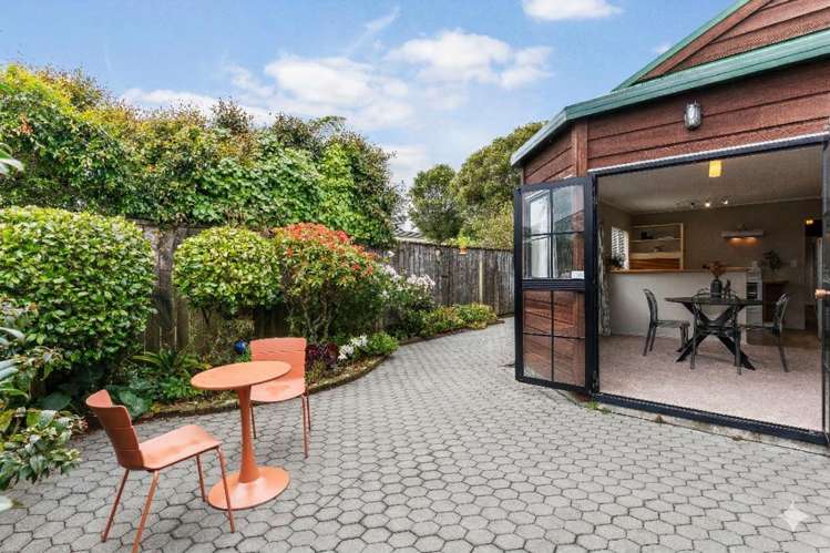 9a Dasent Street Karori Central_21