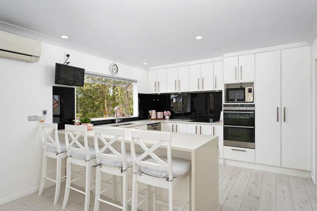 117 & 117A Awaroa Road Sunnyvale_2