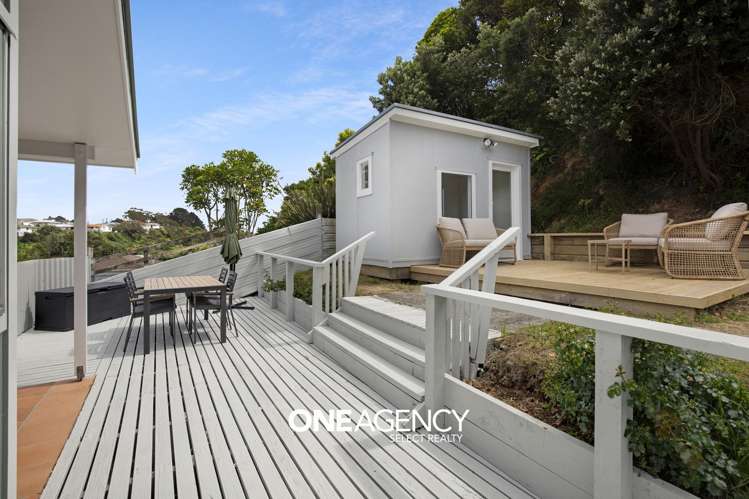 54 Cardiff Crescent Cannons Creek_2