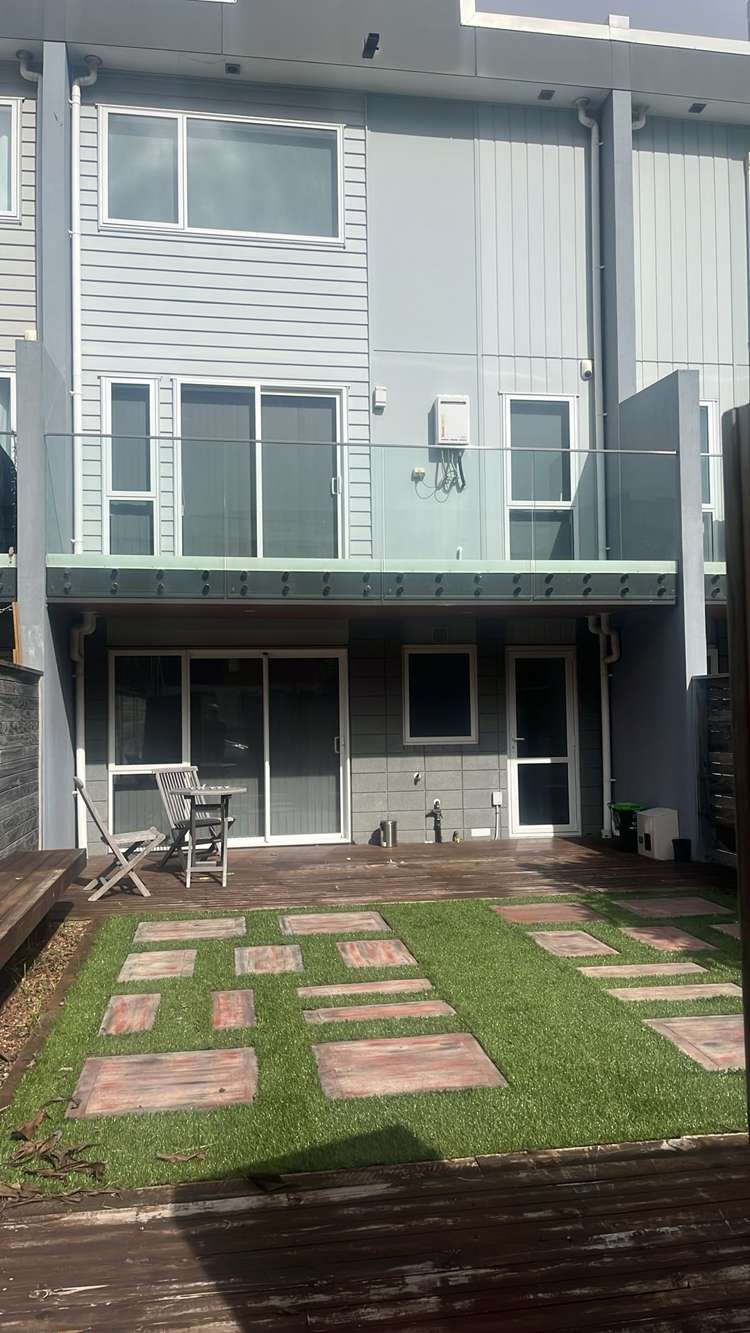 75 Bordeaux Parade Te Atatu South_20