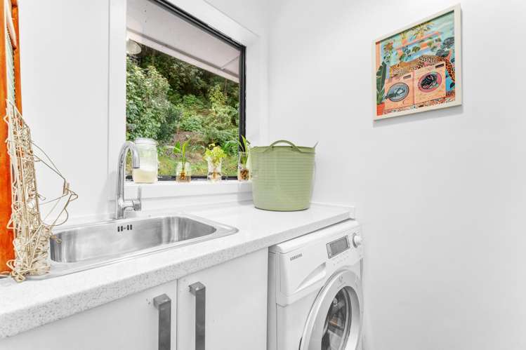 70 Sunny Grove Wainuiomata_14