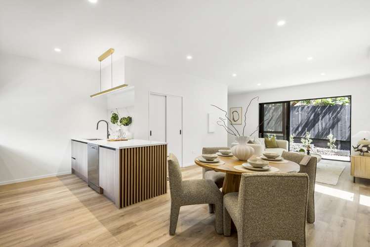 16-18 Handley Avenue Narrow Neck_7