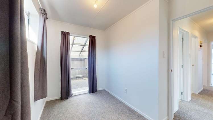 65 Meadowvale Drive 10516_13