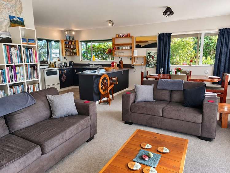 24 Pauareka Road Haast_5