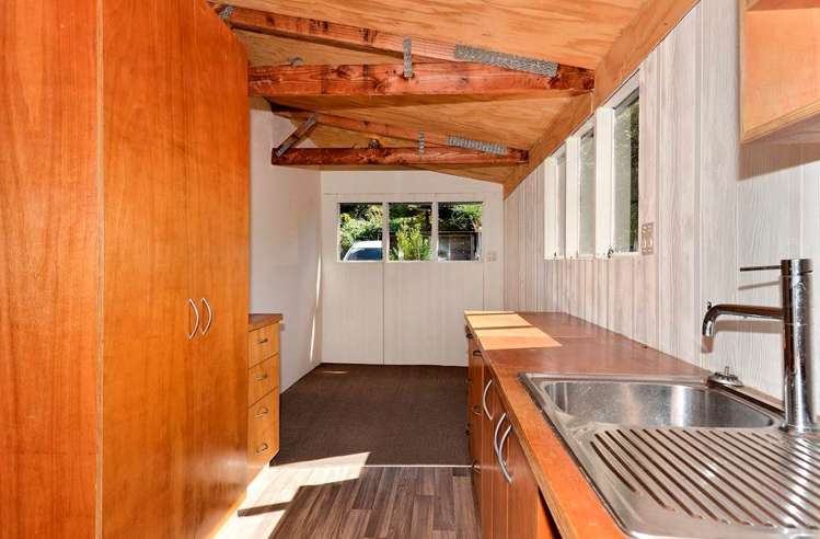 198 Woodlands Park Road Titirangi_10