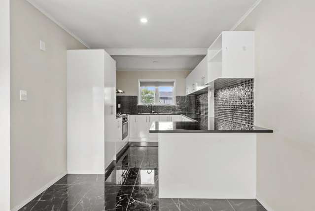 2/8 Winspear Place Manukau_1