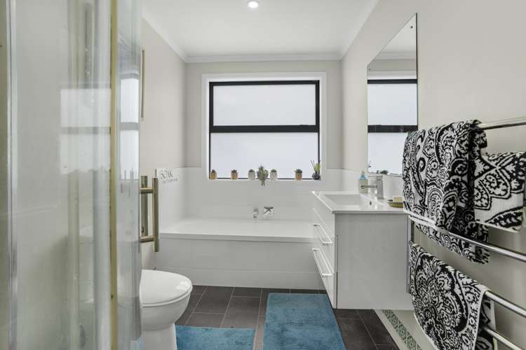 31 Fraser Colman Grove Wainuiomata_14