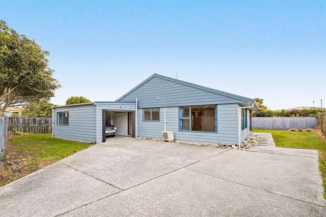 Coastal charm with privacy