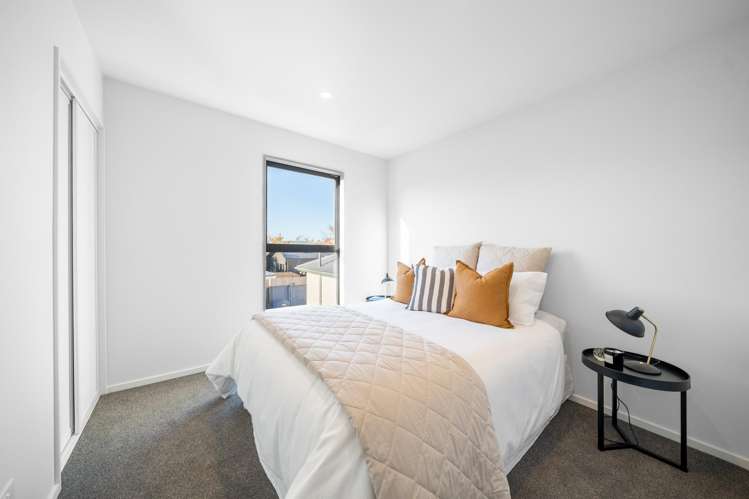 2/3 Humboldt Street Sydenham_14