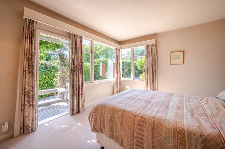 109 Beach Road Akaroa_12