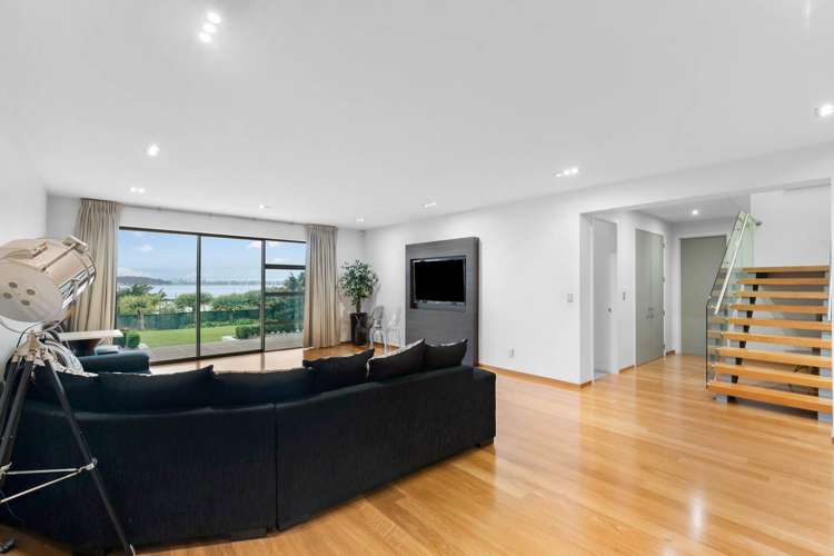 17 Courtneys West Harbour_19