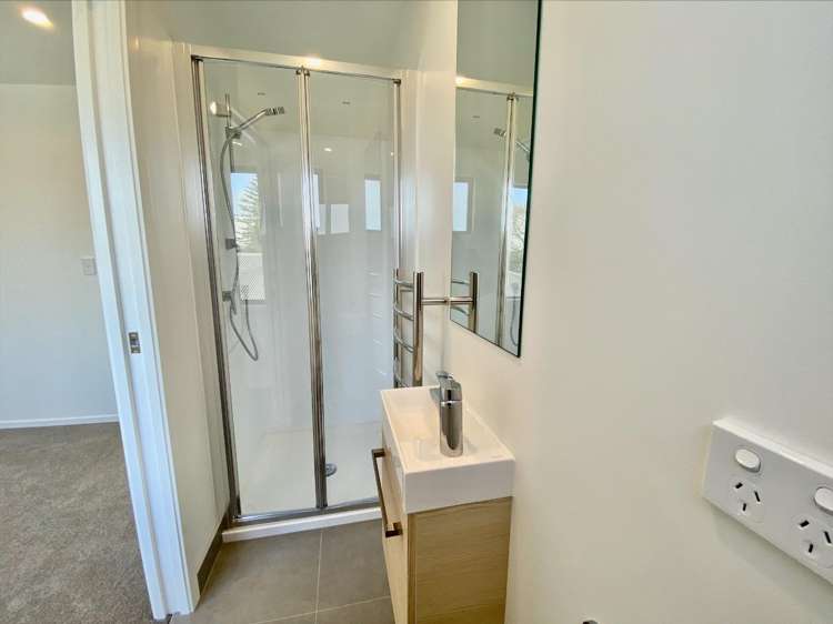 5/12 Enderby Drive 1801_6