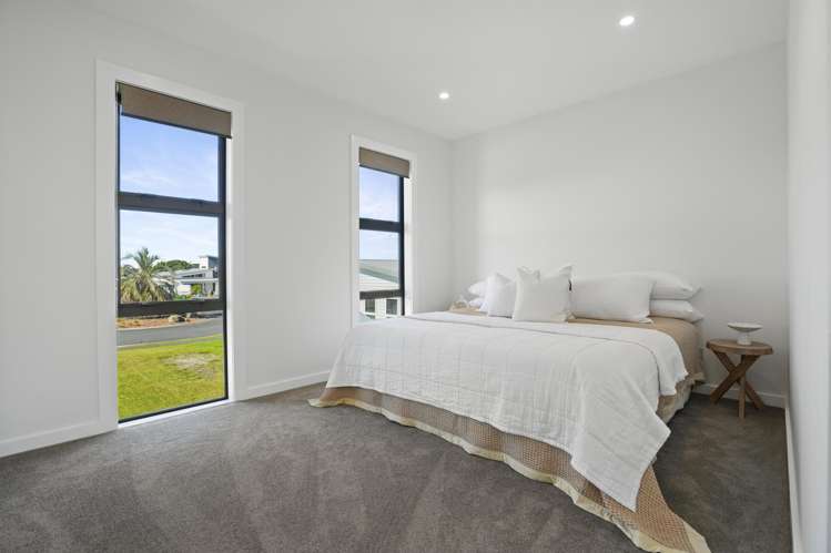 21 Fred Carr Place One Tree Point_18