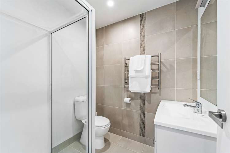 121/17 Link Crescent Stanmore Bay_14