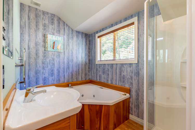 784 Queen Charlotte Drive Havelock_12