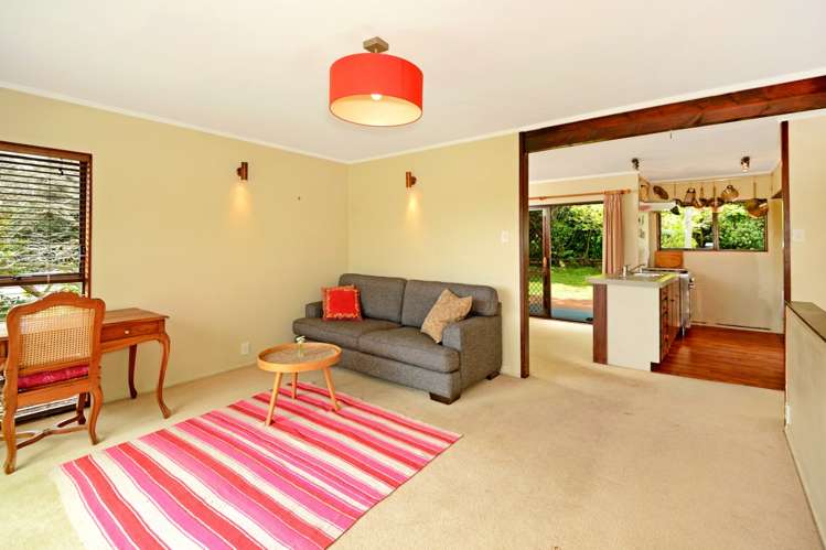2 Onedin Place Titirangi_5
