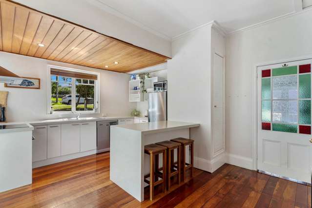 2 Seaview Avenue Northcote_4