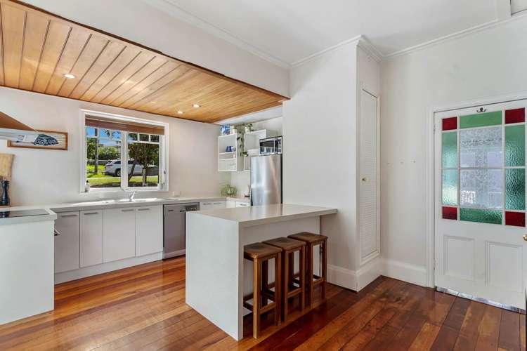2 Seaview Avenue Northcote_4