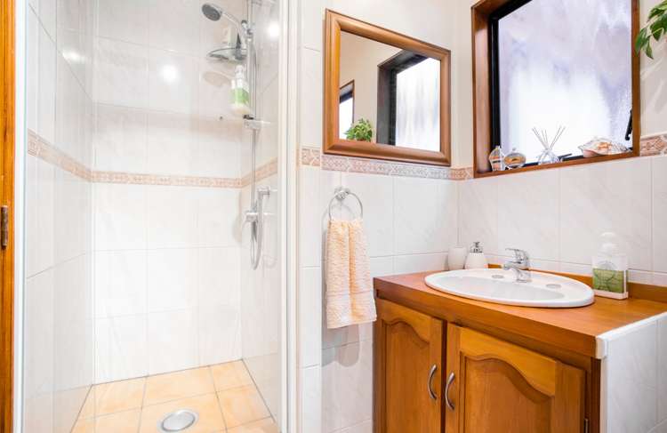 7 Sunrise Lane Te Atatu South_14