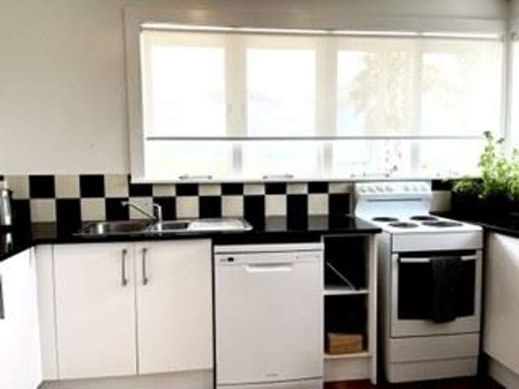 29 Sylvan Crescent Te Atatu South_7