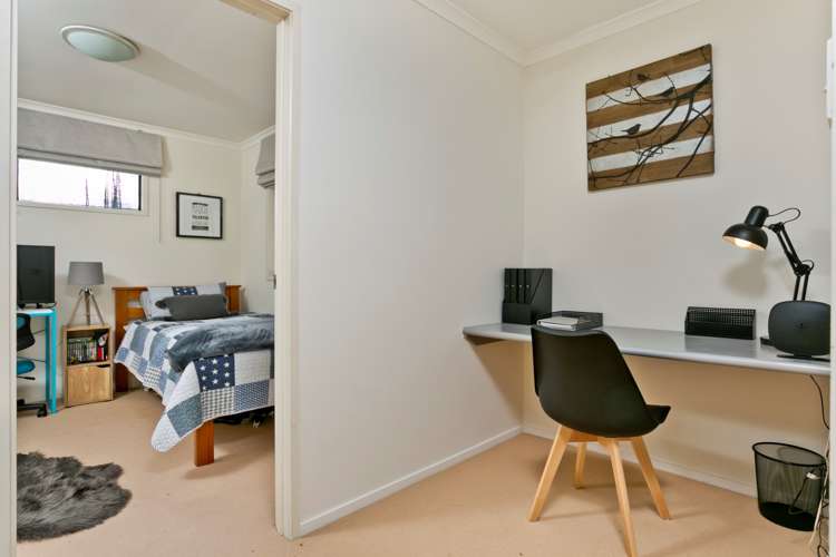 4 Greenbough Lane Greenhithe_12