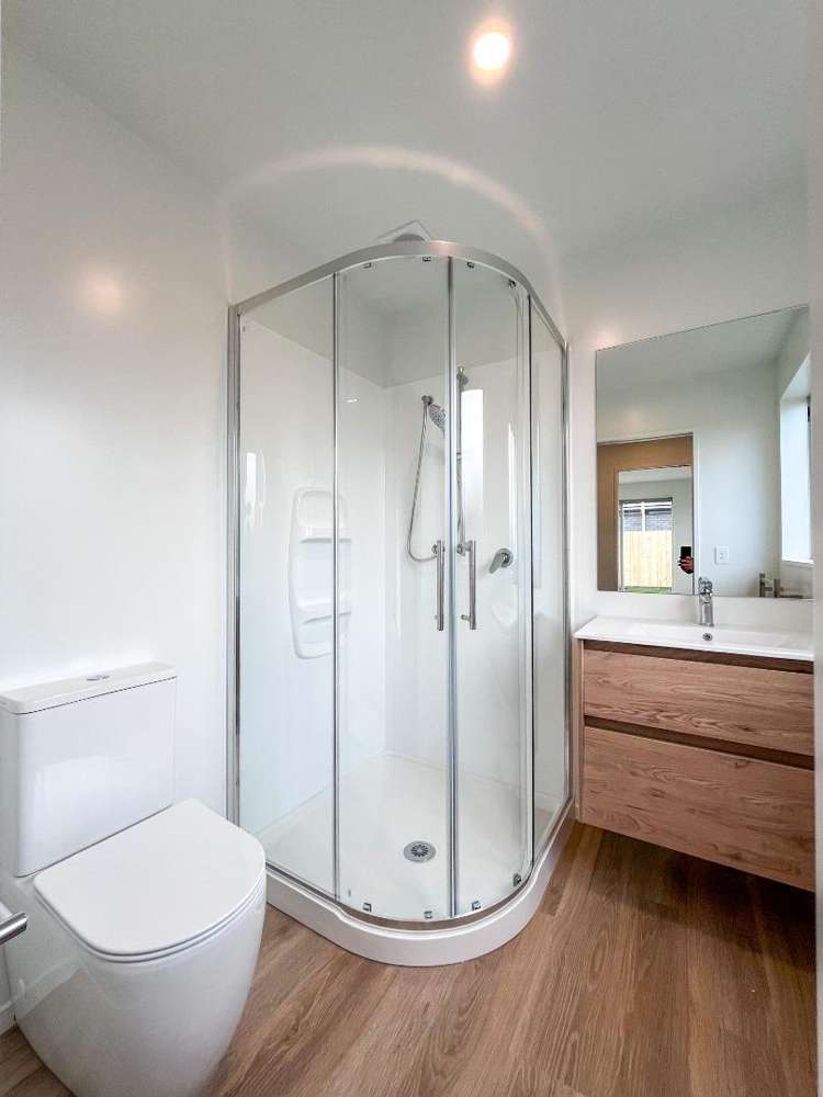 22 Accadia Drive 11103_11