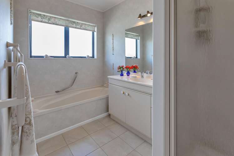 2/7 Pine Park Road Onerahi_18