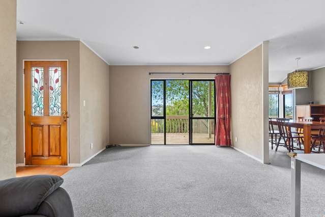 2/12 Helicon Place Totara Vale_3