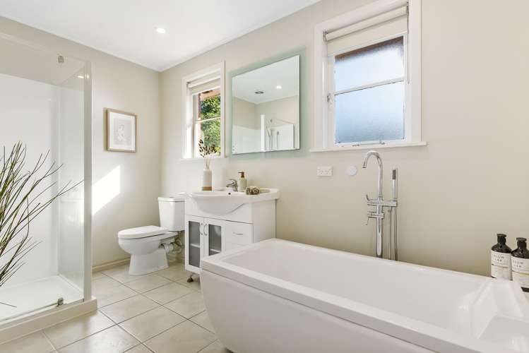 9 Glengarry Road Glen Eden_16