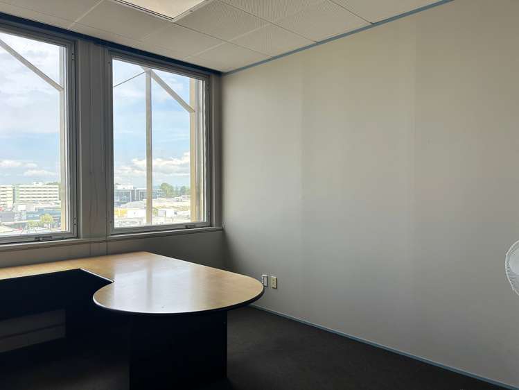 586 Victoria Street Hamilton Central_2